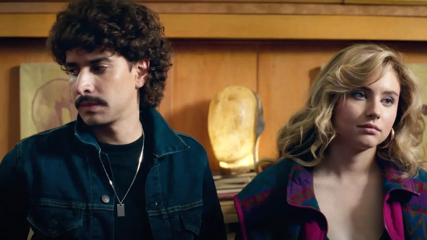 Emmanuel Restrepo y Francisca Estévez en su rol de Camilo y Eva en la serie "La primera vez"